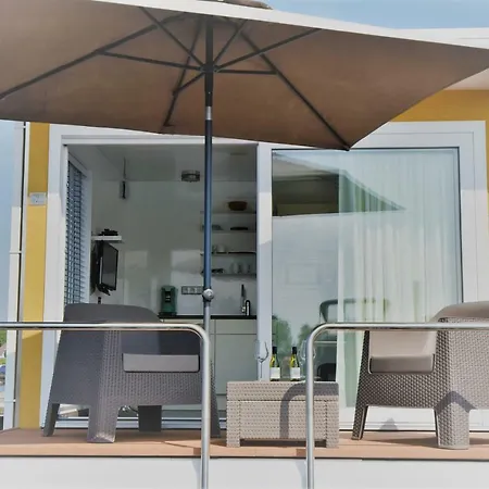 Boatlodge, Anegada Maastricht